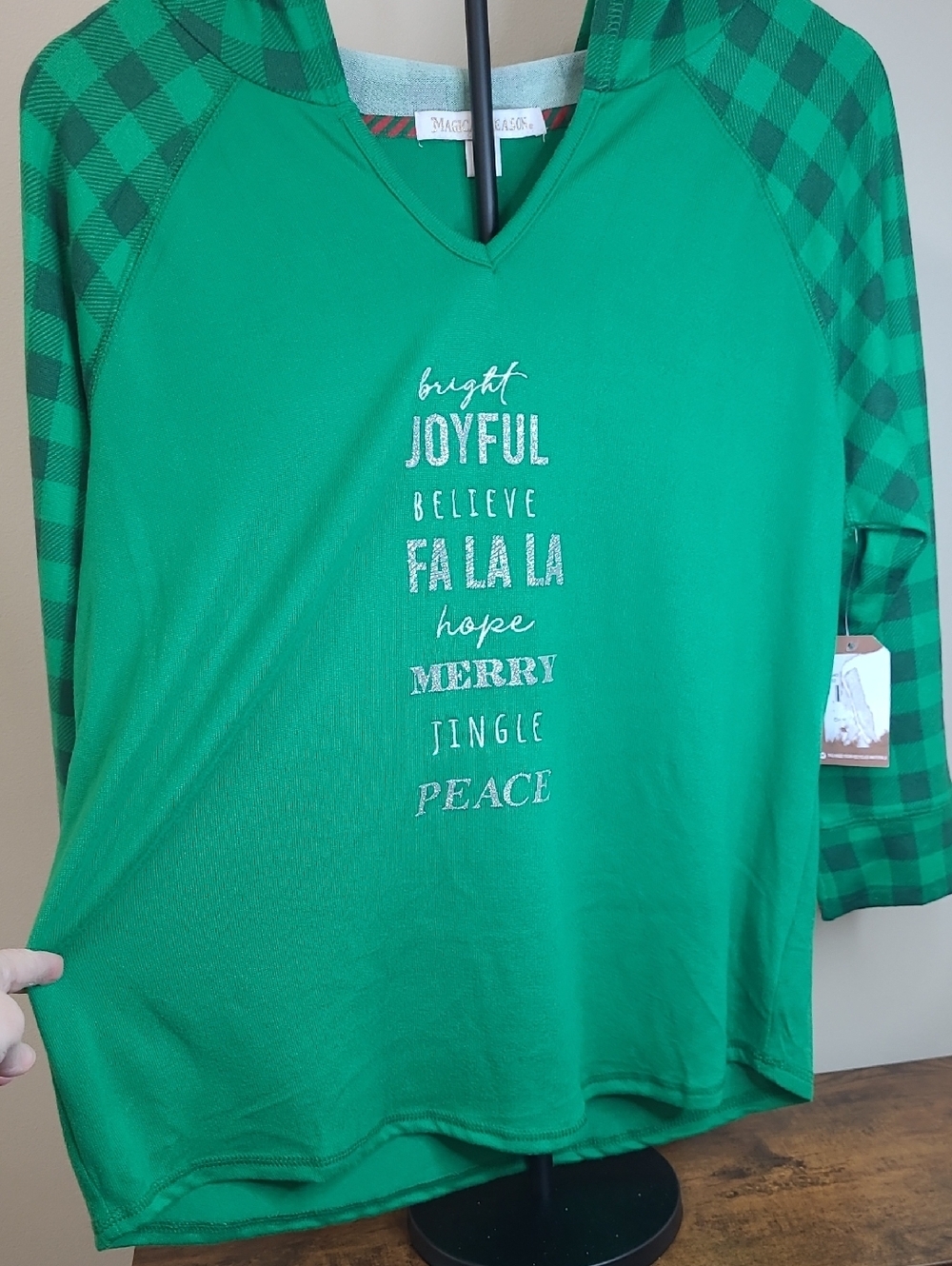 NWT Magical Season Green Holiday Raglan Hoodie Top with Plaid Sleeves size L